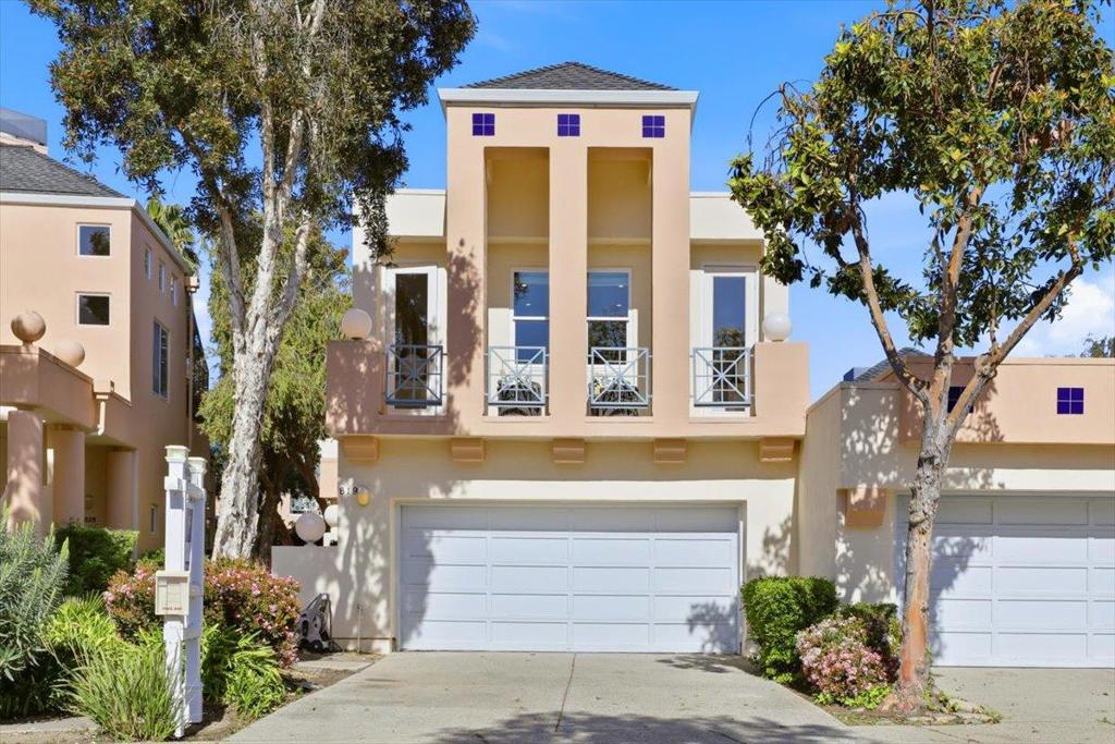 819 Lakeshore Drive