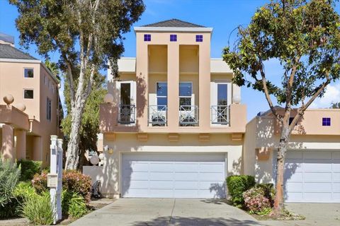 Photo of 819 Lakeshore Drive, Redwood City, CA 94065 (MLS # ML82038289)