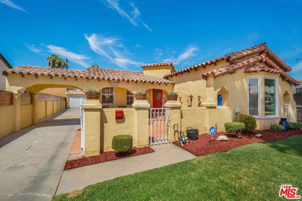3827 Olmsted Avenue, Los Angeles CA 90008