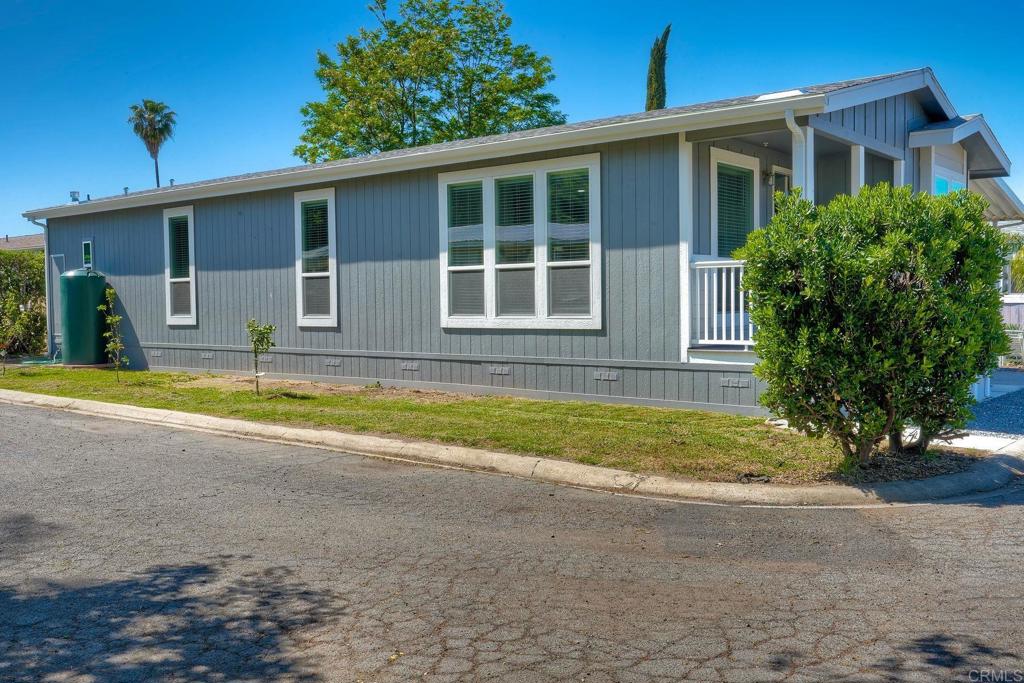 27024 N. Lake Wohlford Rd Spc 5