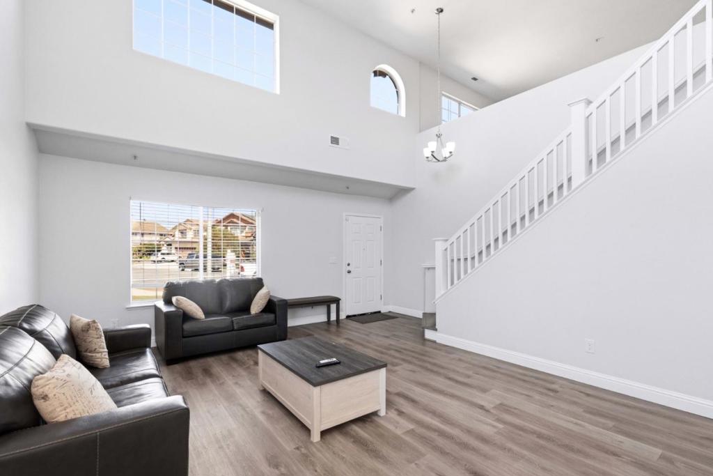 1040 Bison Way