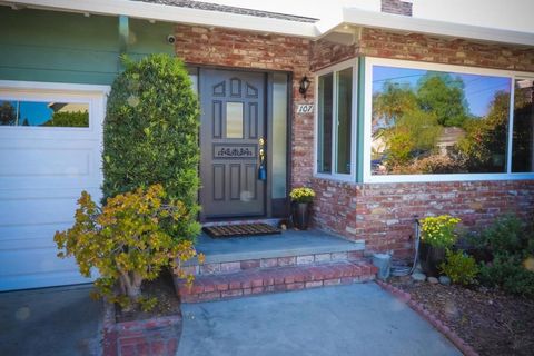 Photo of 107 Linden Street, Santa Cruz, CA 95062 (MLS # ML82040793)