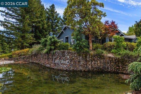 Photo of 1901 Lakeshire Dr DR, Walnut Creek, CA 94595 (MLS # 41140403)