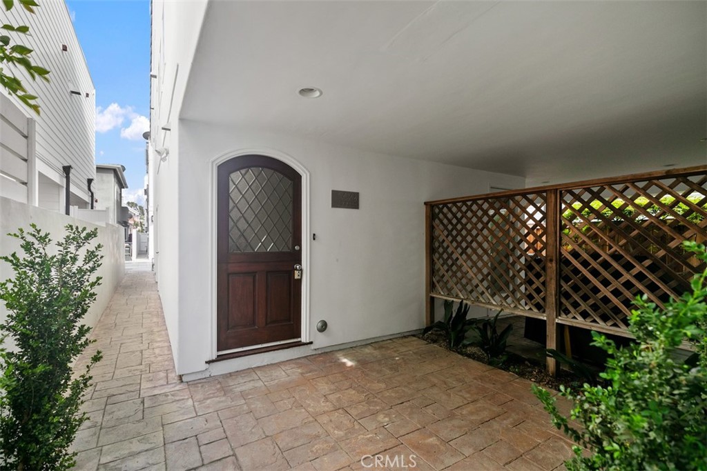 Corona del Mar South of PCH (CDMS) - Residential Lease