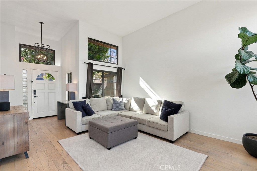 6203 East Twin Peak Circle