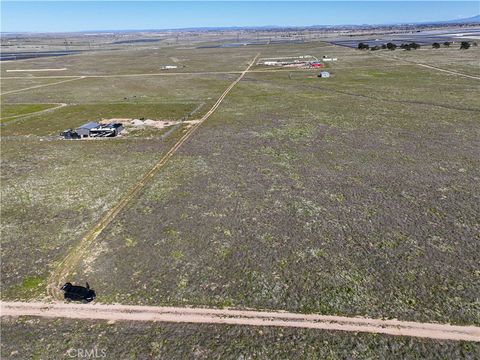 Photo of 0 Vac/Vic 105 Stw/Ave K6, Lancaster, CA 93536 (MLS # SR26046366)