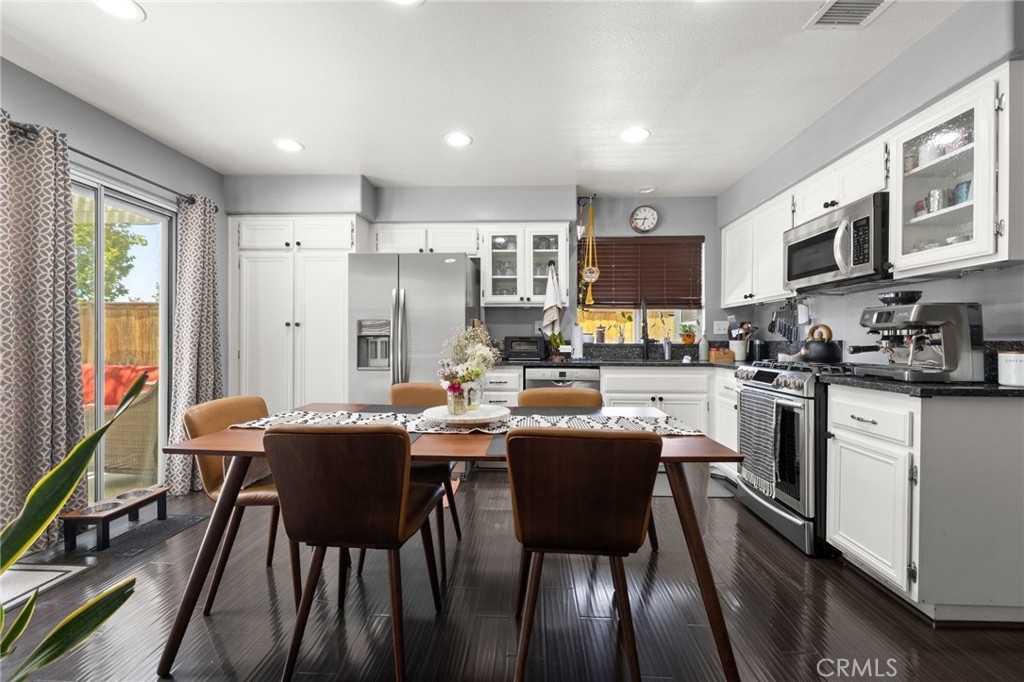 943 Miraflores Drive