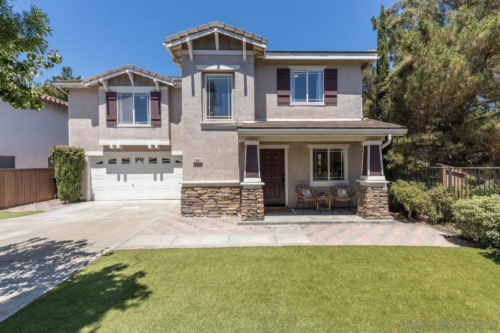 This East Lake III stunner sits on a huge, private lot with inspiring mountain views! Inside, you’ll find wide open living spaces, gorgeous flooring, and an updated kitchen that flows into a cozy great room with fireplace and rustic wood beam. Remodeled baths, spacious bedrooms, and a dreamy primary suite with mountain views, and massive walk-in closet. The oversized loft is perfect for game nights, office, or play. Enjoy two clubhouses, a resort-style pool, and top-tier amenities!