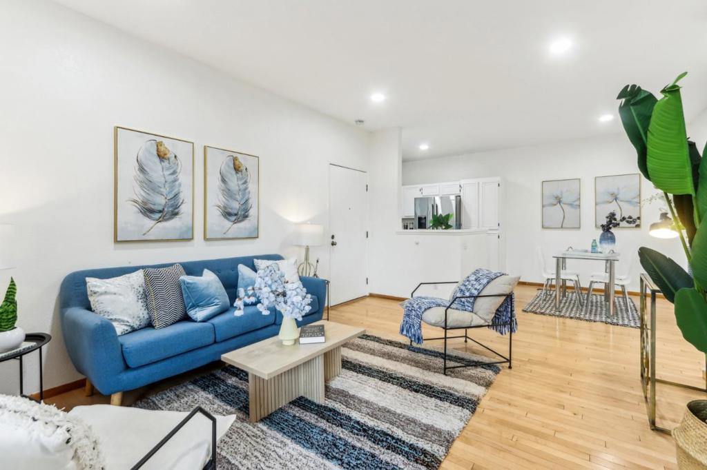 37248 Meadowbrook 103