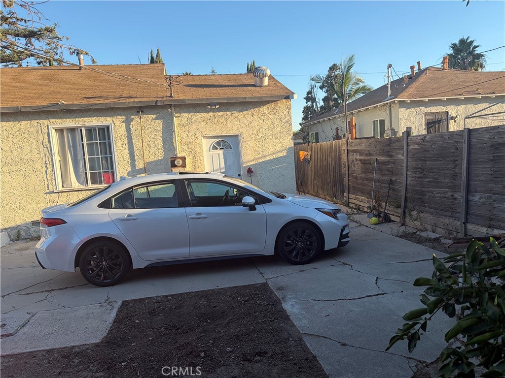 1310 W Tichenor