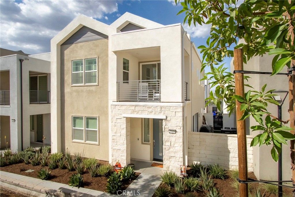 Photo of 27136 Purple Sage Court, Valencia, CA 91381 (MLS # SR25200755)