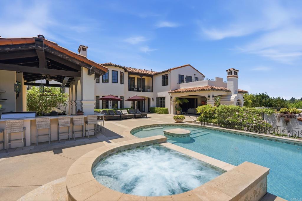 6152 Avenida Del Duque