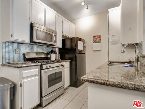 Tiny photo for 110 Maegan Place #2, Thousand Oaks, CA 91362 (MLS # 26103061)