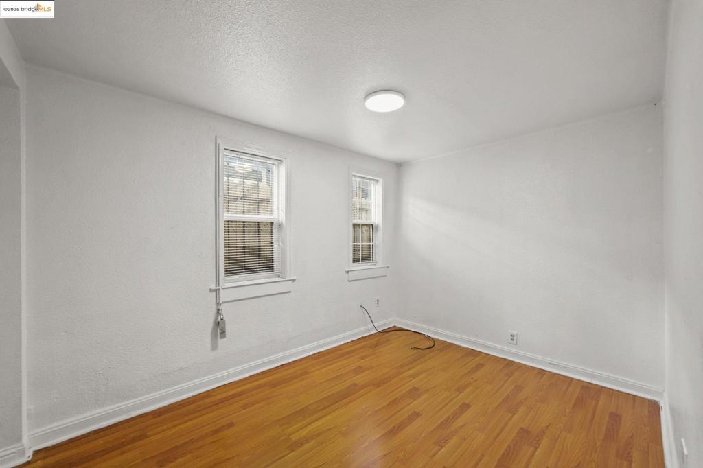 EAST OAKLAND - Residential Income
