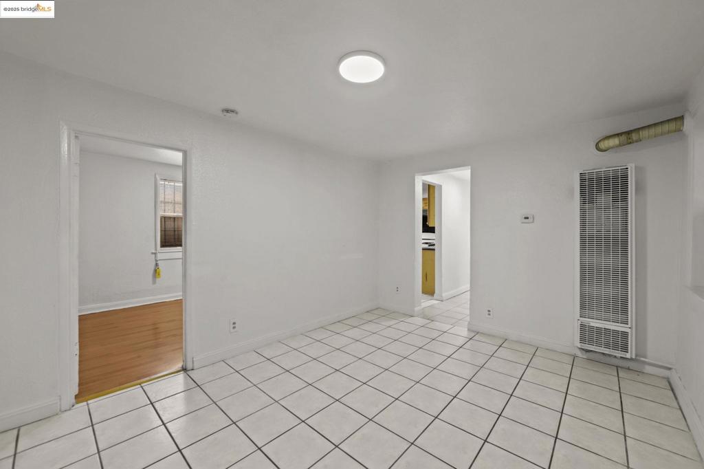 EAST OAKLAND - Residential Income