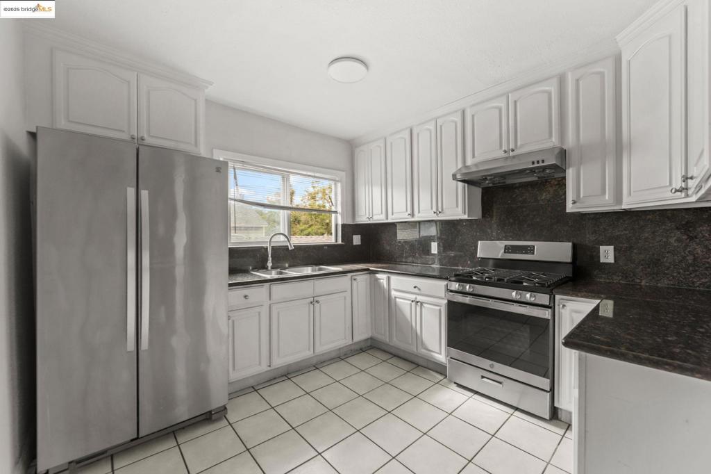 EAST OAKLAND - Residential Income