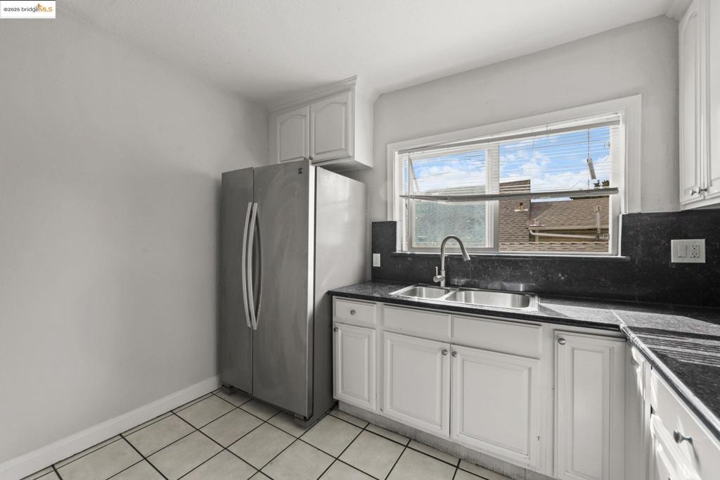 EAST OAKLAND - Residential Income