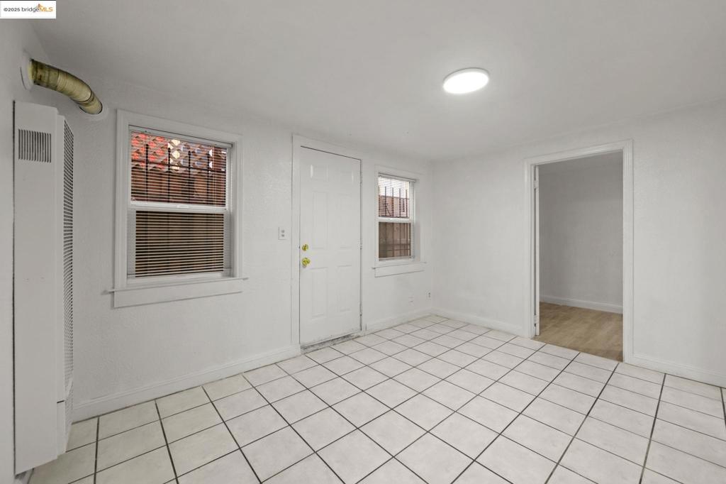 EAST OAKLAND - Residential Income