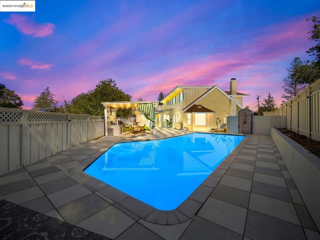 COLLEGE PARK - Residential