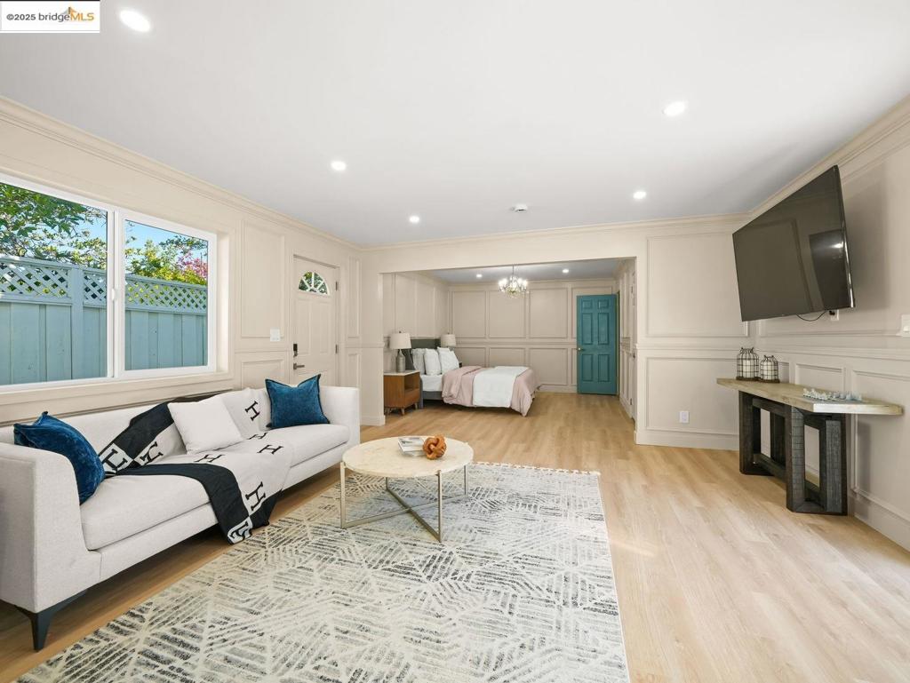 COLLEGE PARK - Residential