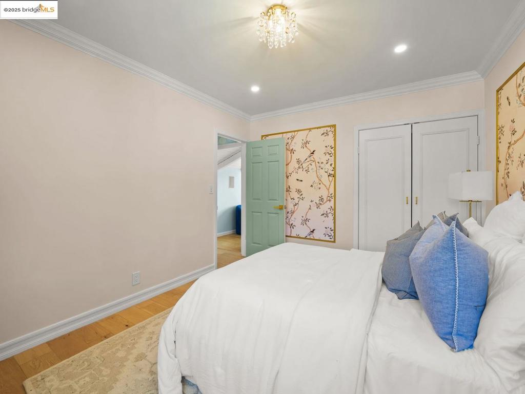 COLLEGE PARK - Residential