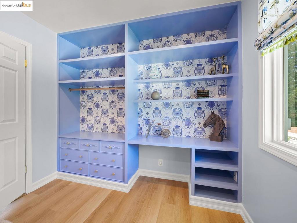 COLLEGE PARK - Residential