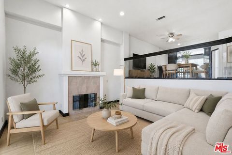 Photo of 438 S Garfield Avenue #E, Monterey Park, CA 91754 (MLS # 26834829)