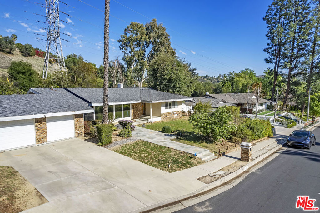 4636 Arriba Drive