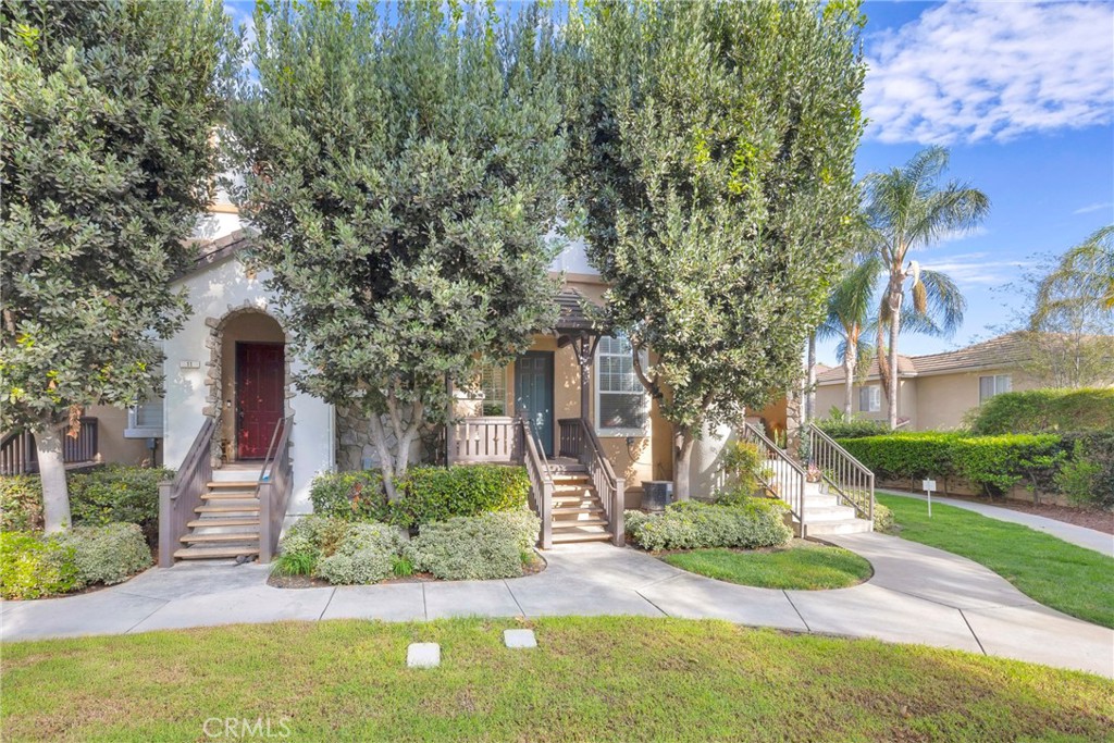 15 Harvest Point Lane