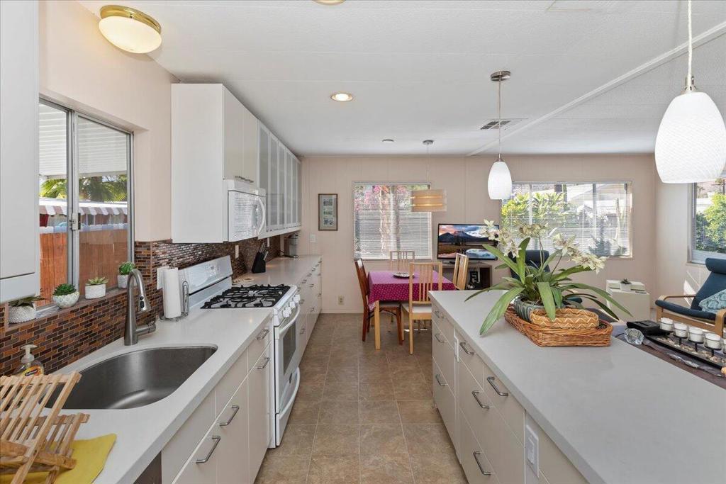 Ramon Mobile Park - Manufactured In Park