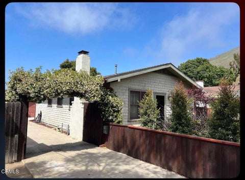 Photo of 101 E Warner Street, Ventura, CA 93001 (MLS # V1-38906)