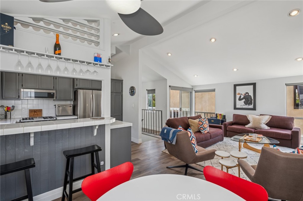 Corona del Mar South of PCH (CDMS) - Residential Lease