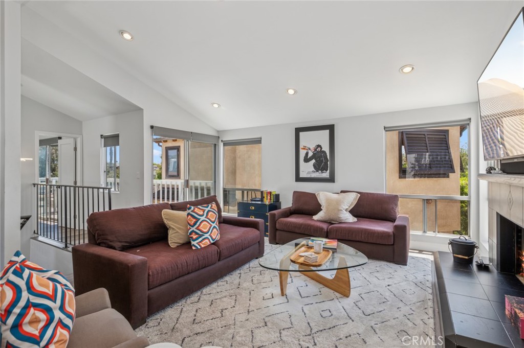 Corona del Mar South of PCH (CDMS) - Residential Lease