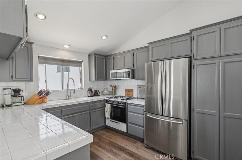 Corona del Mar South of PCH (CDMS) - Residential Lease
