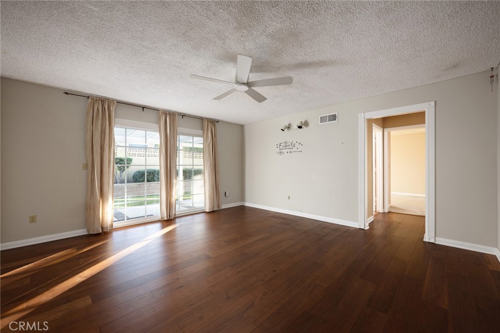 944 E Concord Avenue