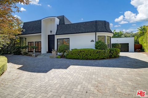 Photo of 9141 Leander Place, Beverly Hills, CA 90210 (MLS # 26696091)