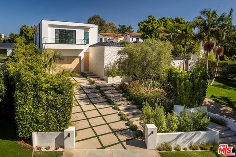 Photo of 324 S Medio Drive, Los Angeles, CA 90049 (MLS # 26632241)