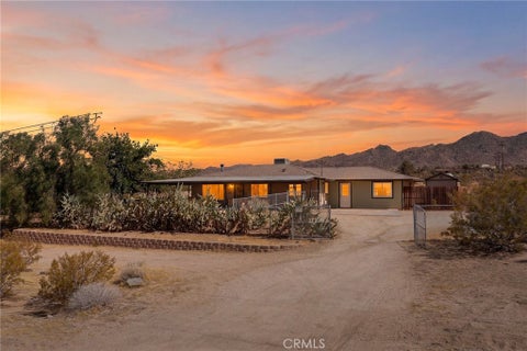 Photo of 61659 Pueblo Trail, Joshua Tree, CA 92252 (MLS # JT26142164)