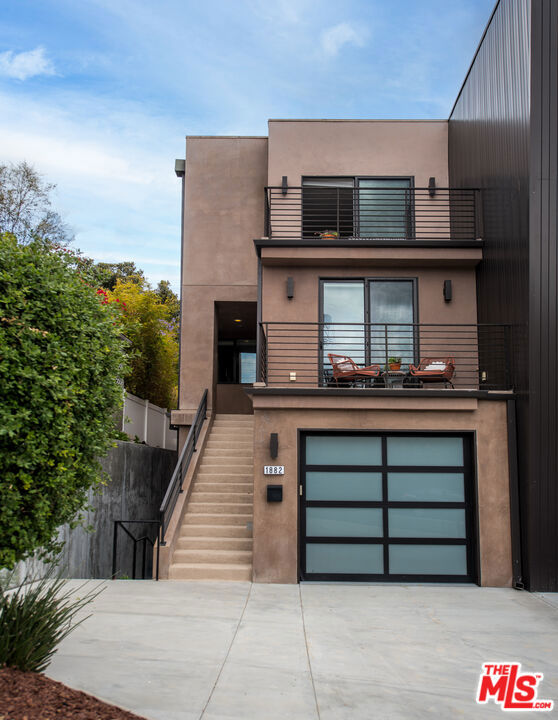 1882 Lucretia Avenue