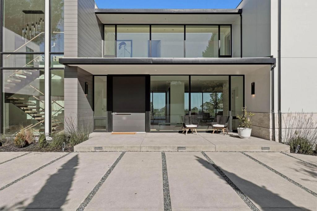 950 Macadamia Drive