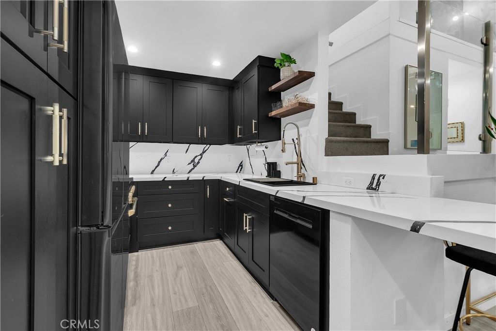 Photo of 9005 Cynthia St #317, West Los Angeles, CA 90069 (MLS # DW25257154)