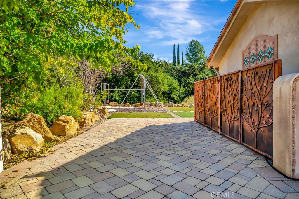44 Hackamore 46