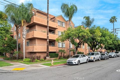 Photo of 2507 E 15th Street #204, Long Beach, CA 90804 (MLS # PW25275451)