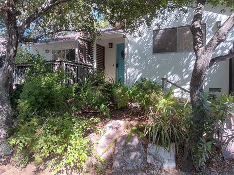 Photo of 4356 Tosca Road, Woodland Hills, CA 91364 (MLS # SR25216028) Photo of 4356 Tosca Road, Woodland Hills, CA 91364 (MLS # SR25216028)