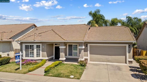 Photo of 2408 Amber Elm DR, Modesto, CA 95355 (MLS # 41143488)