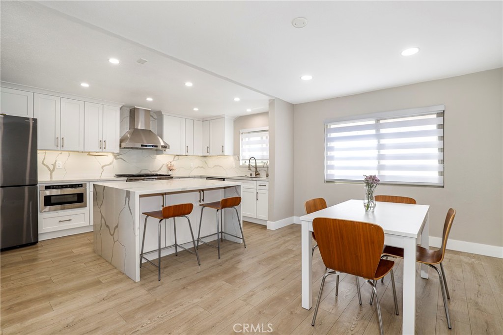 10159 De Soto Avenue 202