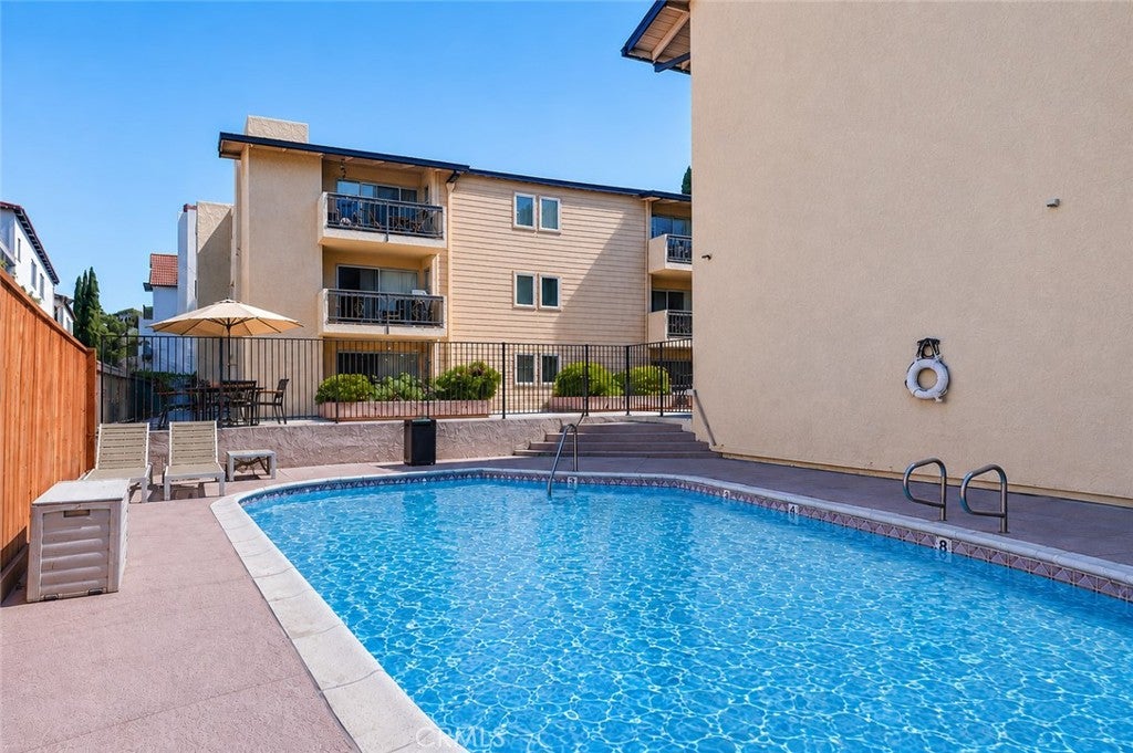 6151 Canterbury Drive 104, Culver City CA 90230