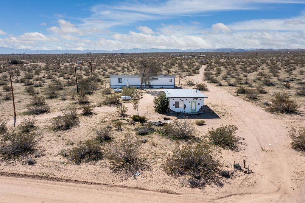 Photo of 61186 Sespe Street, Landers, CA 92285 (MLS # 219137558PS)