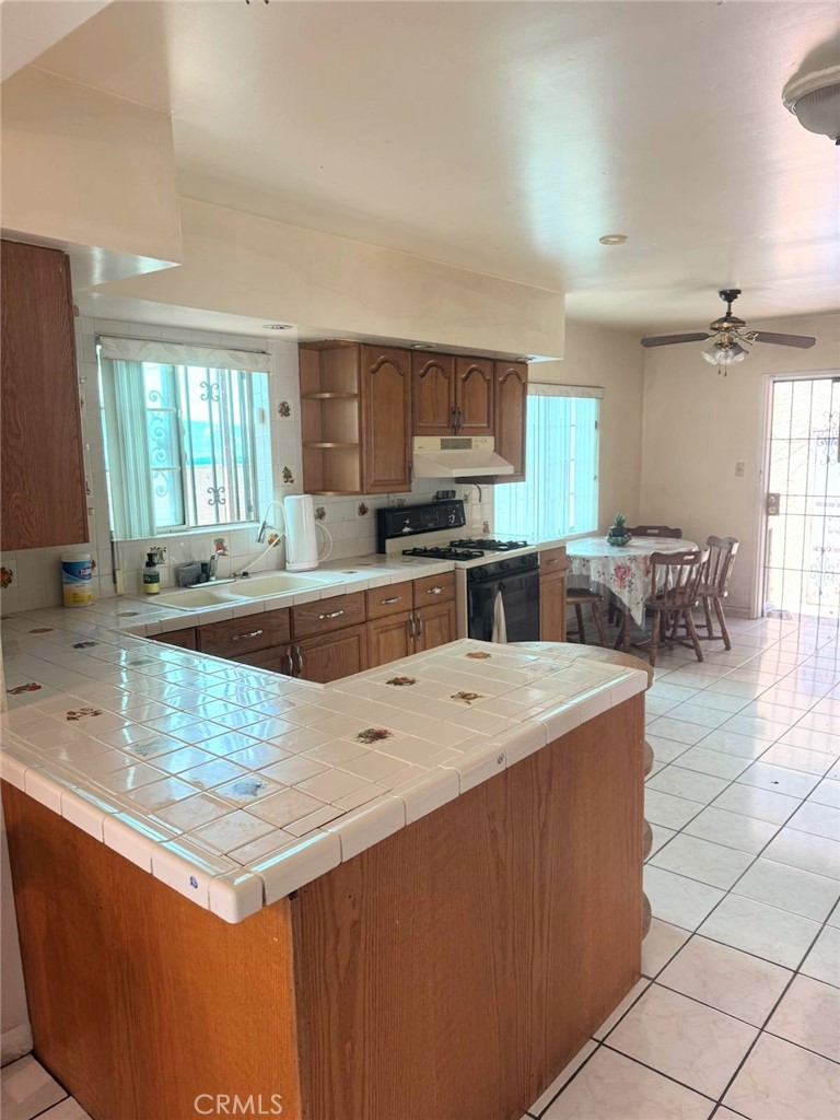 2565 Sale Place