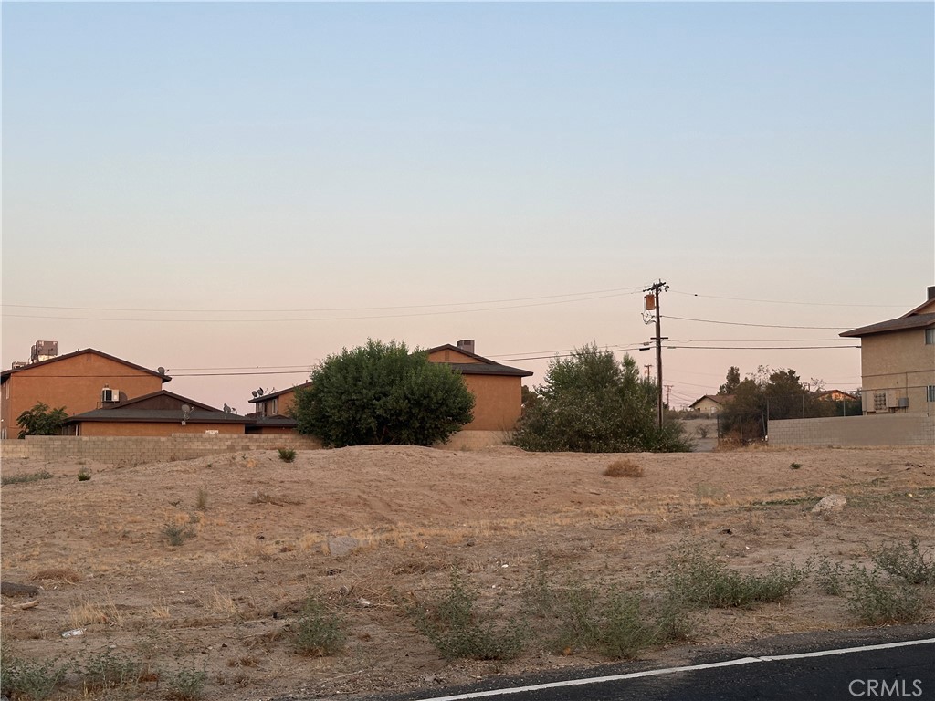 ±1 acre of unimproved apartment land for sale on Kasota Rd in Apple Valley; APN: 0473-113-25. This buildable lot is zoned Multifamily (R-M) and permits up to 20 dwelling units per net acre. Water, sewer, and power are available at site. Future homes are in immediate proximity to St. Mary’s Medical Center and multiple Medical Offices. Nearby amenities include Super Target, Walmart, Albertsons, Starbucks, Tom’s Family Restaurant, Ninja Sushi, El Pollo Loco, Los Domingos, and more. Apple Valley is home to Brightline West’s future High Speed Rail Station and maintenance yard, breaking ground in 2025 and operational by 2028. Connecting Downtown Los Angeles to the Las Vegas Strip. The project will bring an estimated 10,000 jobs. Buyer to verify all information contained herein. Agent and their representatives are not responsible for the accuracy of these claims.